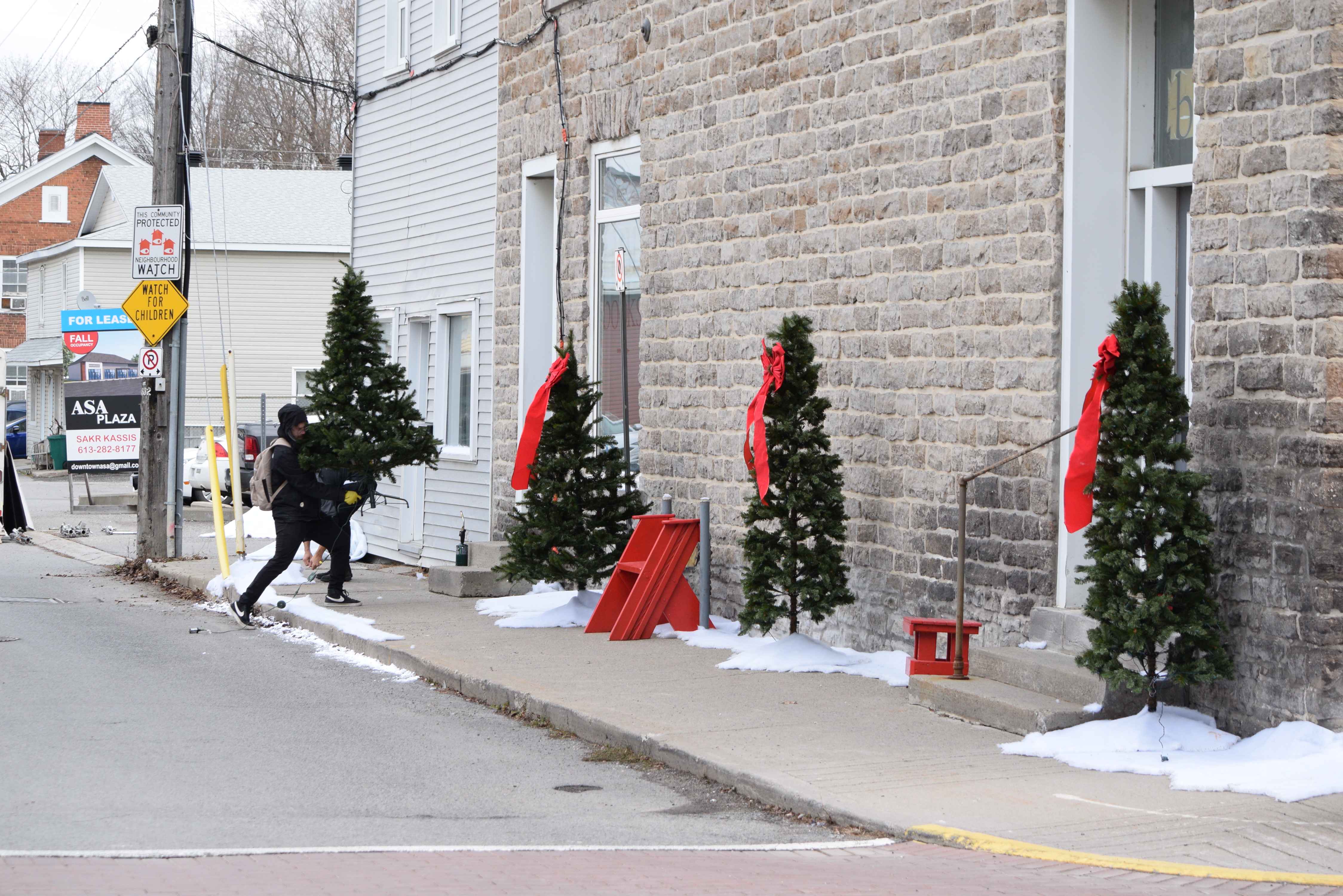 Action! Kemptville hosts film crew shooting scene for Christmas movie