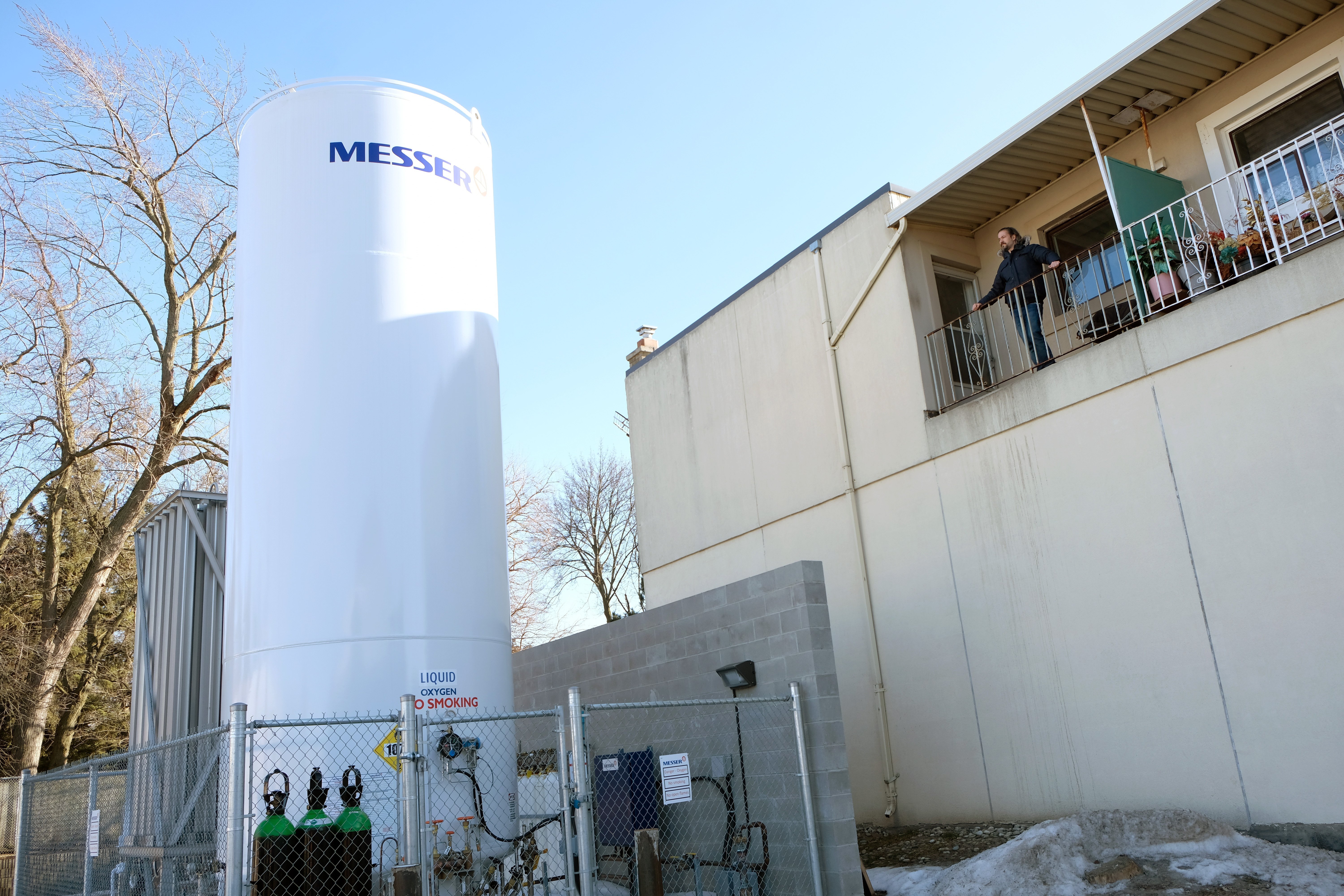 ‘I need it long past’: Mississauga citizens disenchanted over huge liquid oxygen tank town says doesn’t violate bylaws